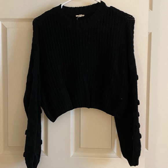 SOLD Vici Collection Black Cropped Sweater - Picture 3 of 6
